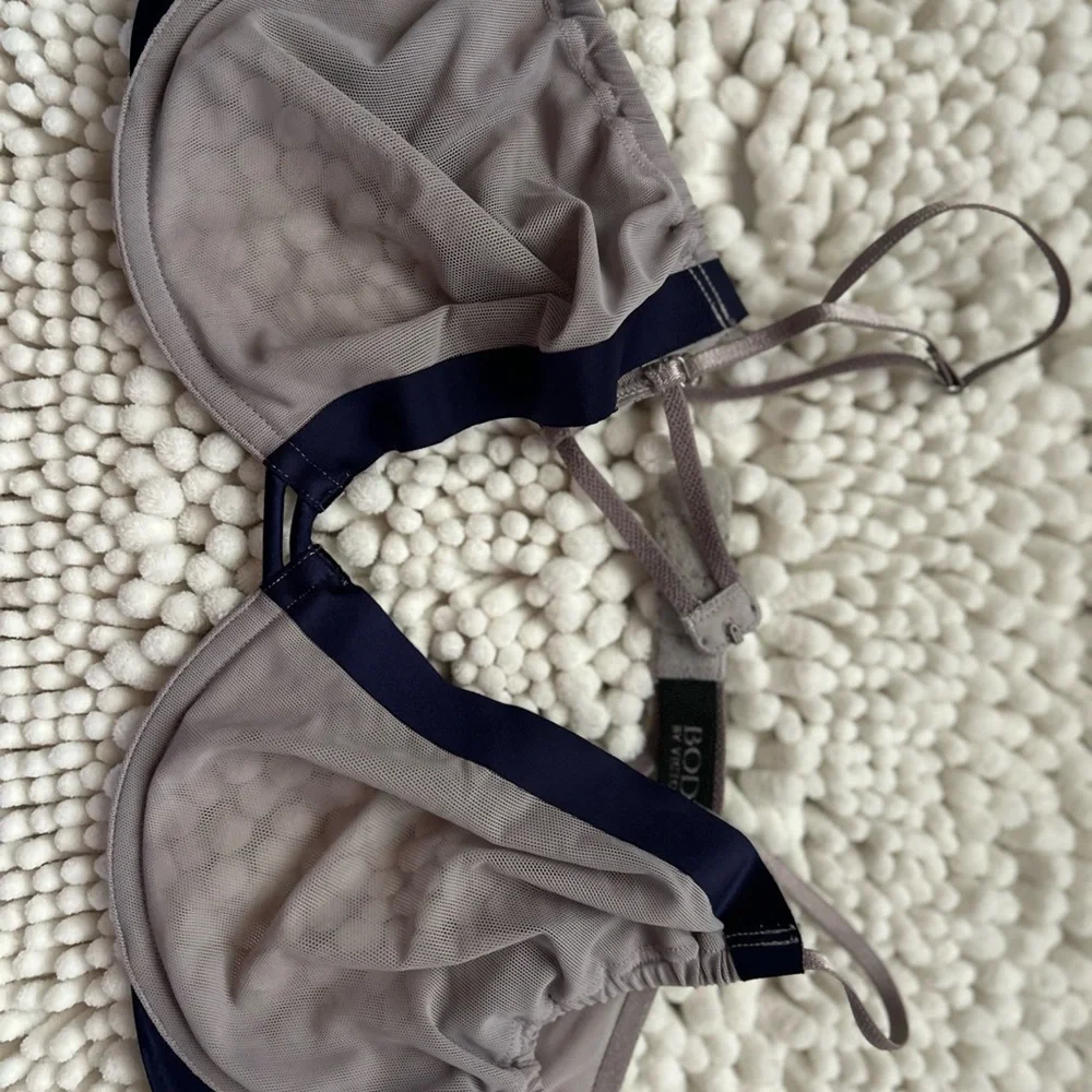 Victoria's Secret Gray and Navy Bra - Picture 4 of 8
